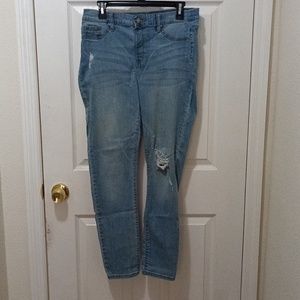Pull on denim jegging jeans  ladies size large.  Sount Style